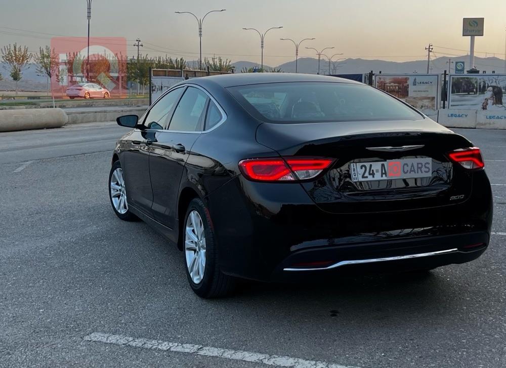 کرایسلەر 200